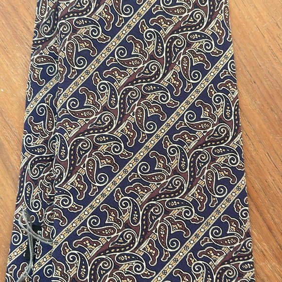 Authentic Christian Dior Tie - Picture 4 of 4